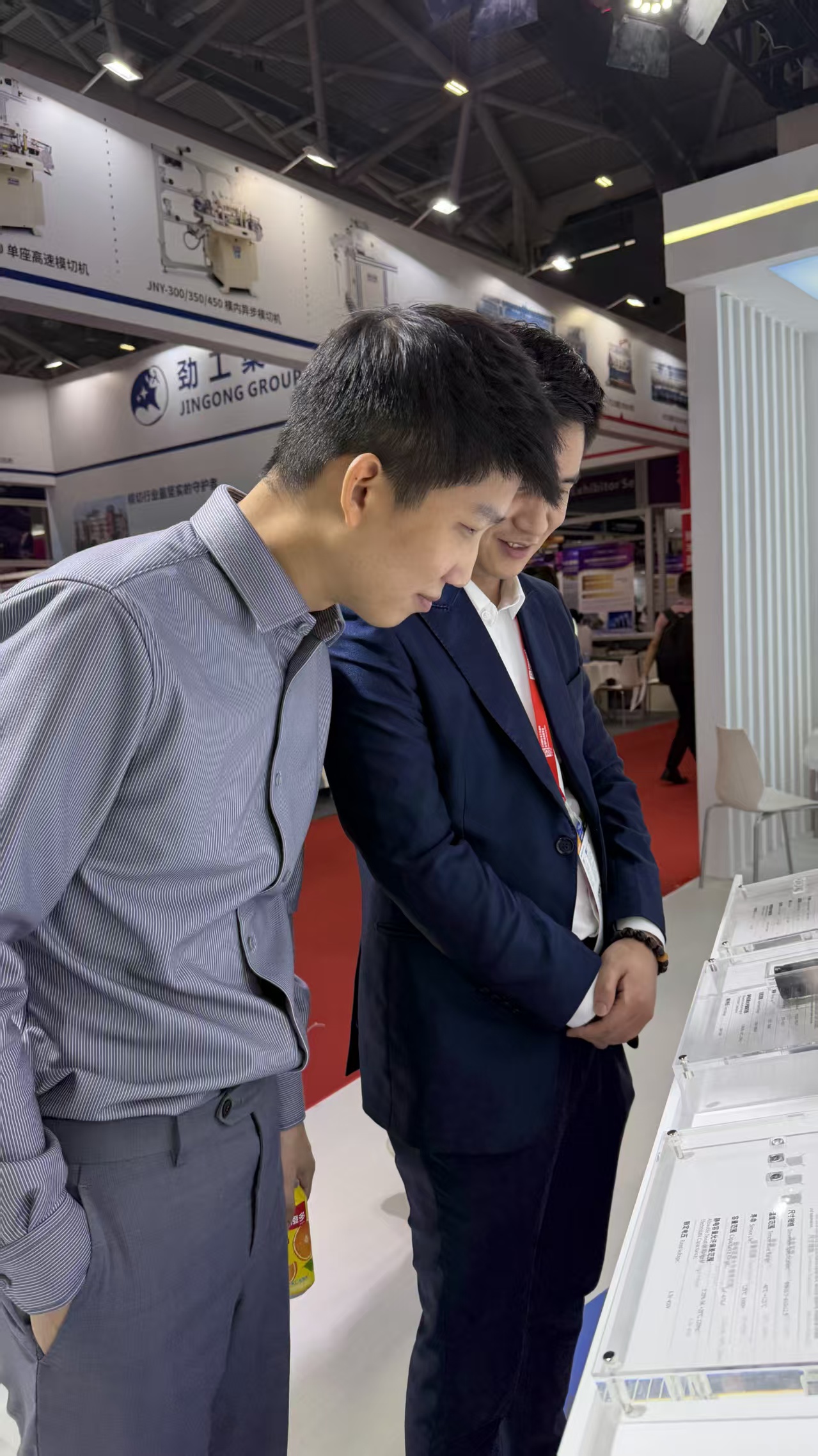 参加展会图片2.jpg